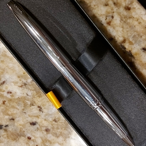 Cross Pens - Picture 2 of 3